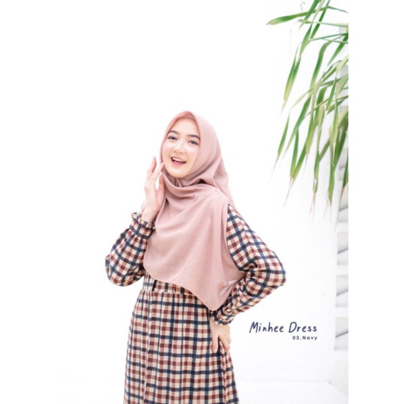 KHIMAR SEGIEMPAT POLOS VOAL MINHEE BY ETUZI HIJAB