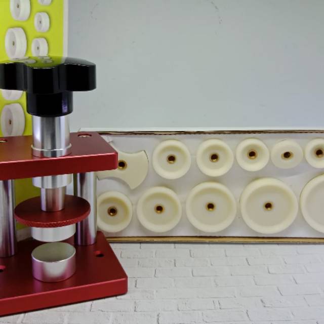 Alat press tutup jam tangan