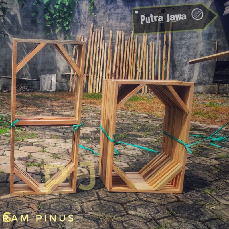 

Spanram Kayu Ukuran Mulai 40x40cm sampai 50x60cm Untuk Kanvas Kualitas Terbaik Tebal Kayu 2×3cm