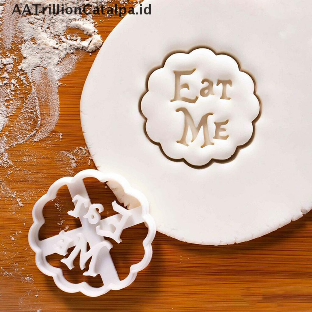 Alat Pemotong Kue Kering Tema Alice in Wonderland