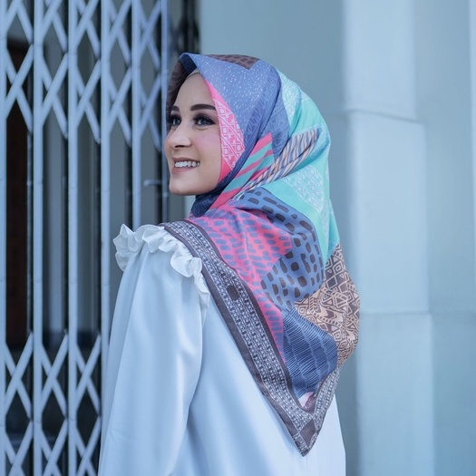 Hijab Segi Empat Printing | Prominent | Levelup | Levelscarves