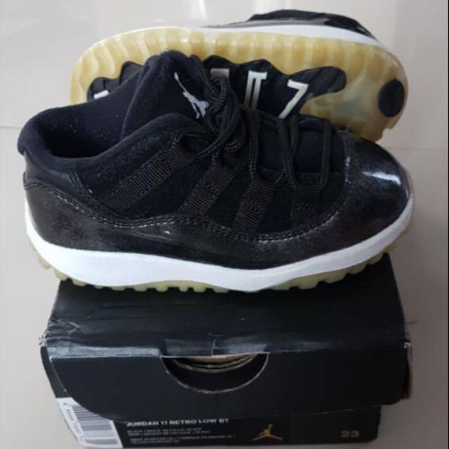 Preloved Nike Air Jordan Retro 11 Black Size 8C