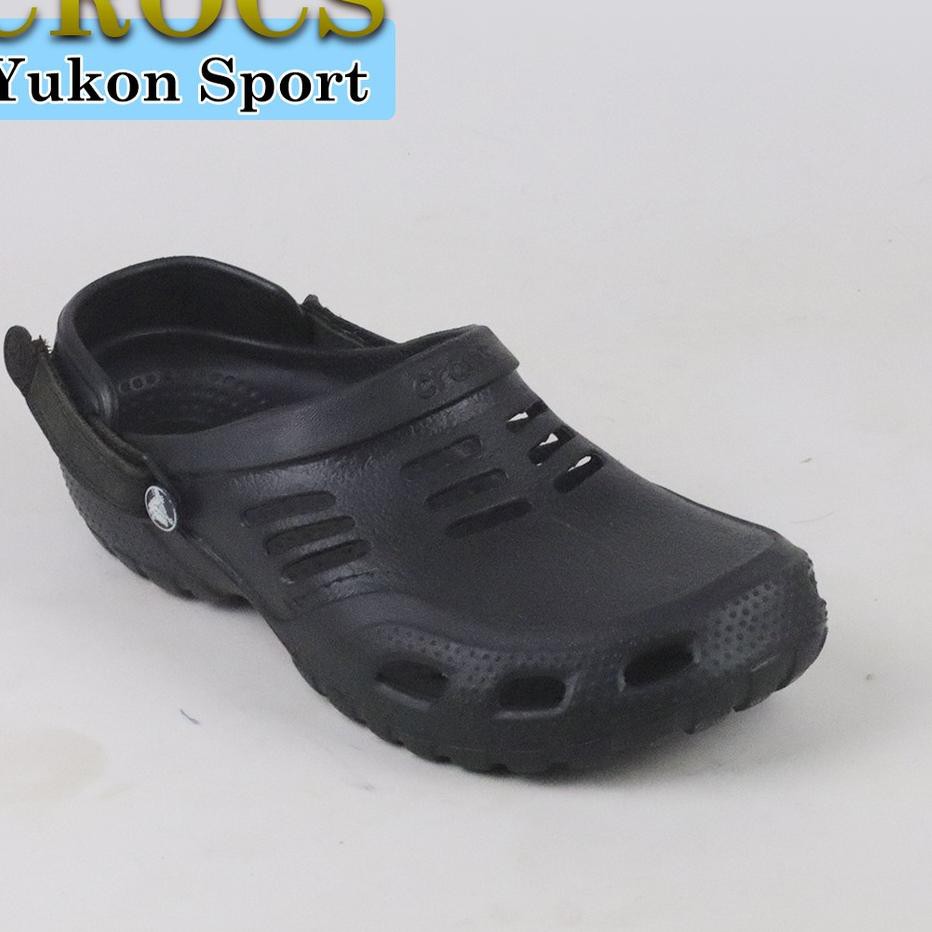 crocs yukon sport black