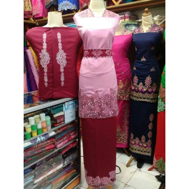 Kain bordir bukittinggi