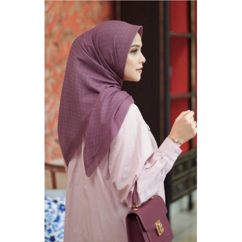 TAPIS VOAL SQUARE BUTTONSCARVES