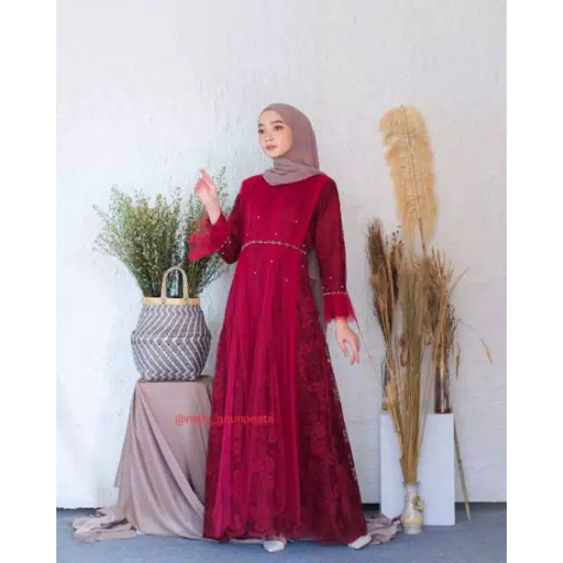 Preloved gaun tasya maroon by najla_gaunpesta | Dress Terbaru 2022