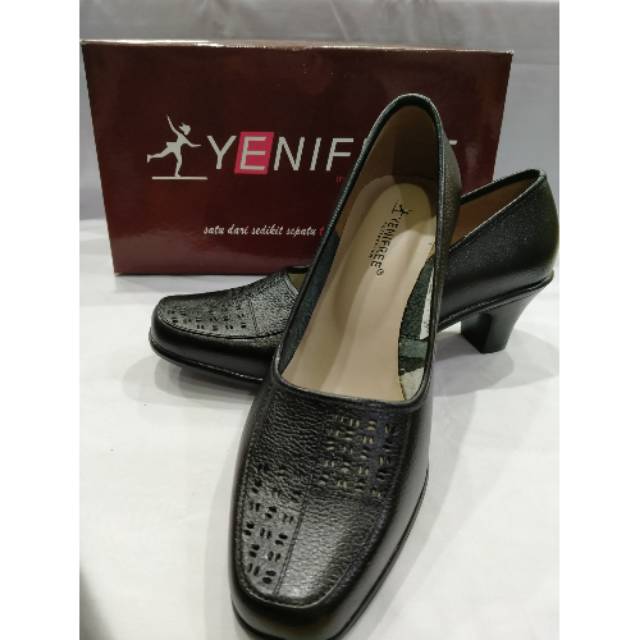 Sepatu Fantovel Wanita Yenifree