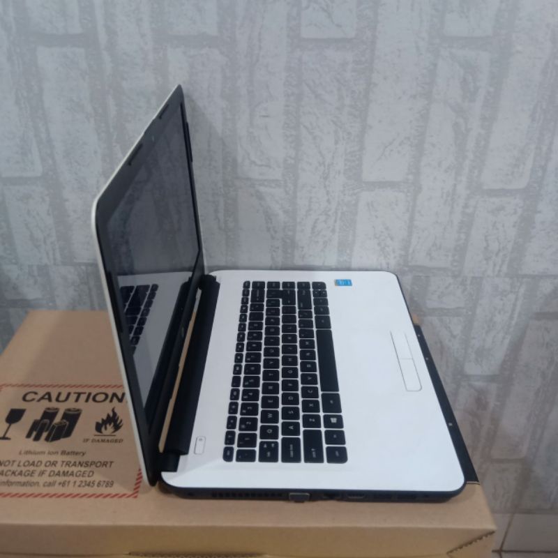 Laptop Hp 14-ac186TU, Core i3 - 5005U Gen 5th, Ram 4GB HDD 500GB Layar 14 inch Windows 10 Siap pakai