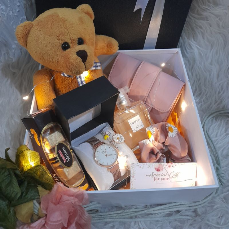 Hampers Kado Spesial Ulang Tahun Untuk Cewek Istri Hadiah Anniversary Gift Box Paket Boneka Beruang Jam Tangan Wanita Dompet Parfum Coklat