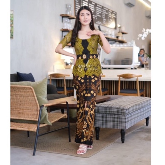 Set Kebaya Wisuda Kondangan dengan Rok mermaid/Duyung