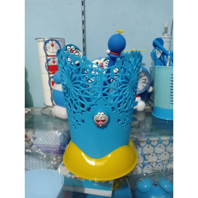 

Tempat pena doraemon