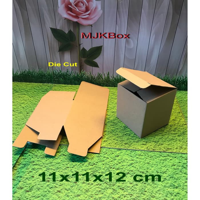 

SALE kardus karton box uk.11x11x12 cm,,,Die Cut...Baru Polos minimal beli 20 pcs