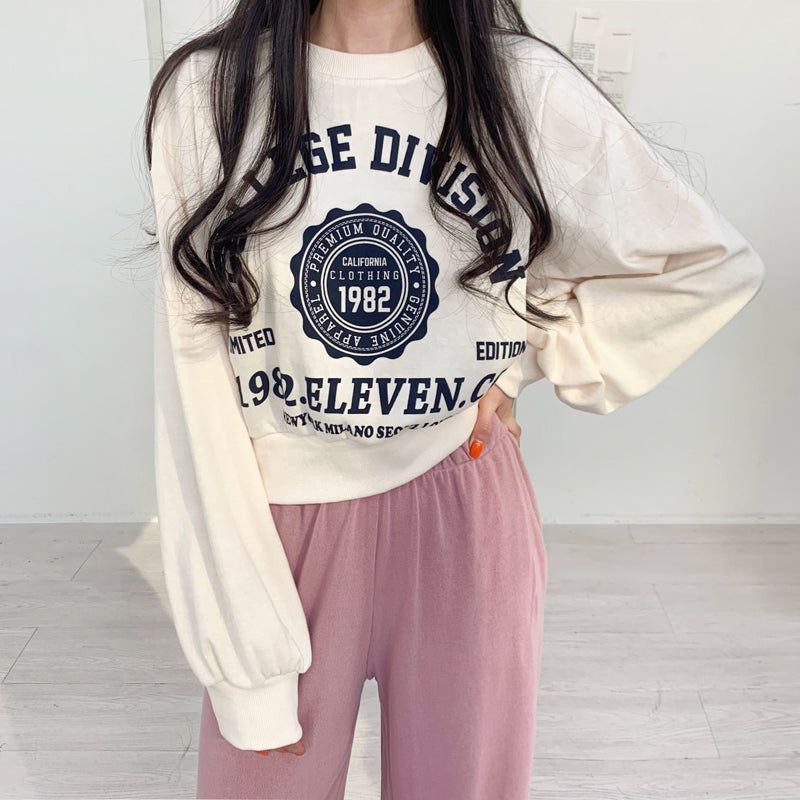 COLLEGE DIVISION CROOPE Sweater Crewneck Oblong Oversize Outerwear Wanita Fashion Terkini Korean Style