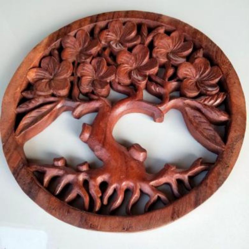 hiasan dinding ukiran Bali - ukiran kayu tree of life