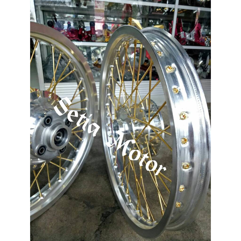 #9912 Velg Rossi/Champ Sepaket Megapro/Gl Pro Depan Belakang Tromol Crome