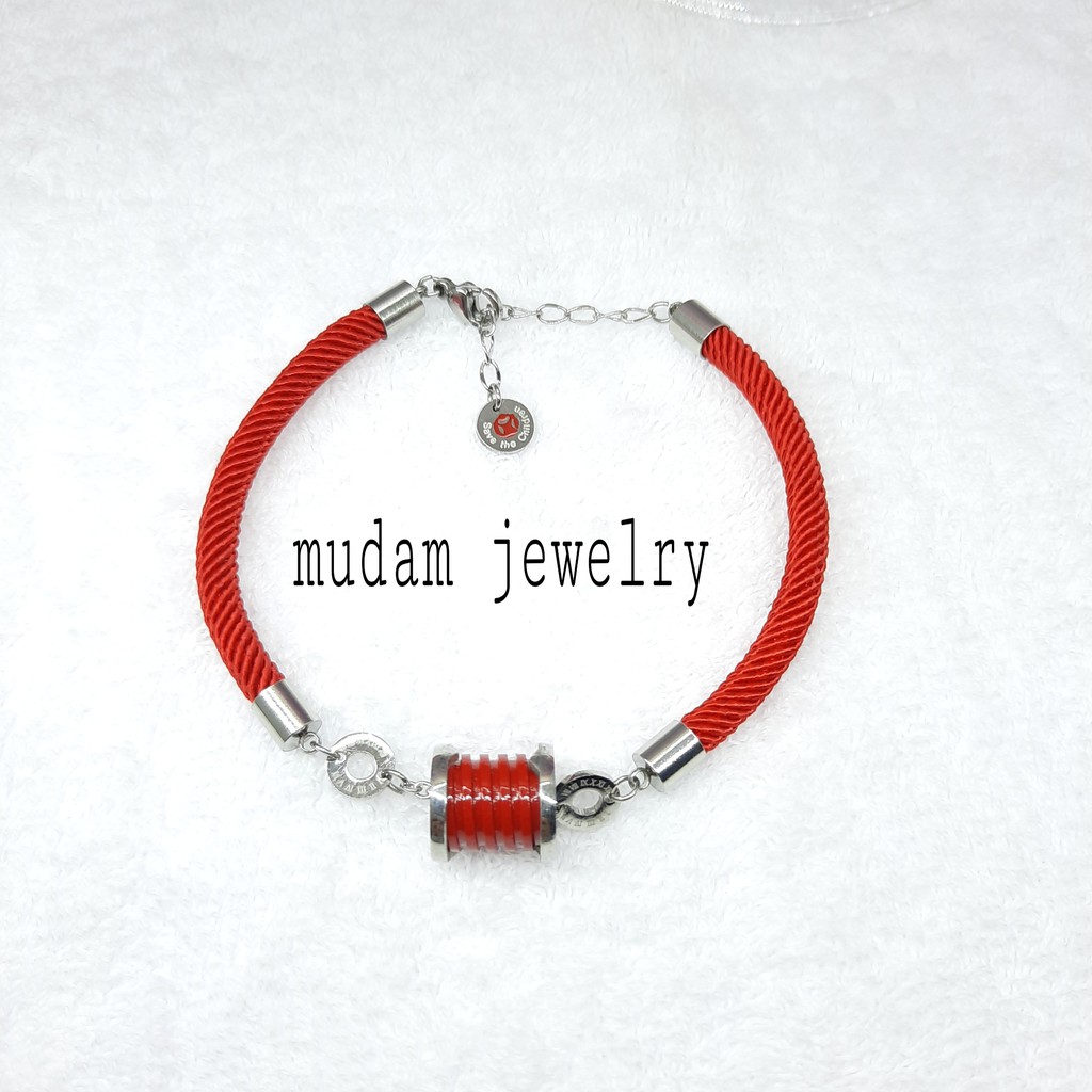 Gelang Tali Merah Charm Baja Titanium Warna Silver