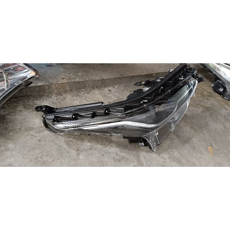 HEADLAMP/LAMPU DEPAN TOYOTA FORTUNER LEGENDER 2021-2022