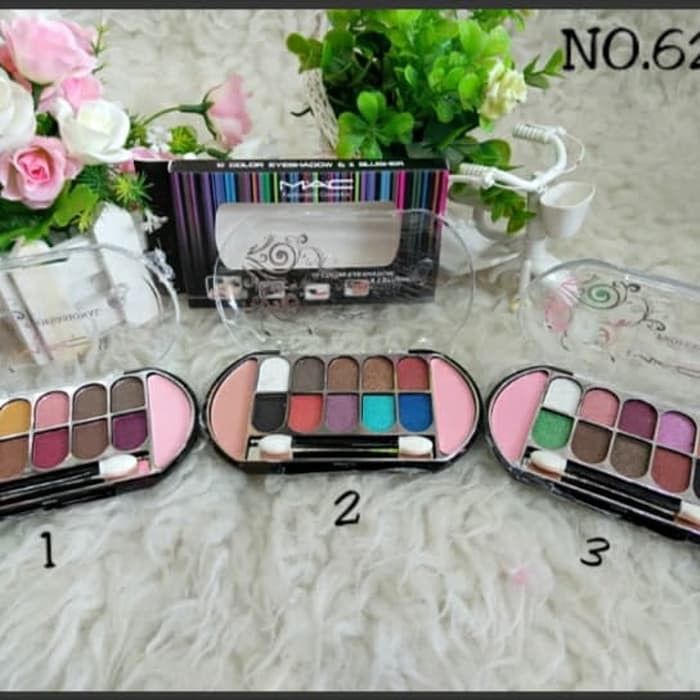 Mac eyeshadow 10 blus on 2