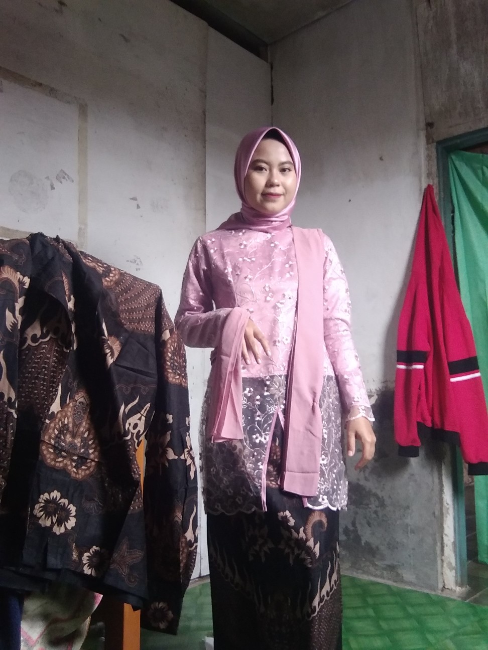 Set Batik Couple Dan Kebaya Aldiva Dusty