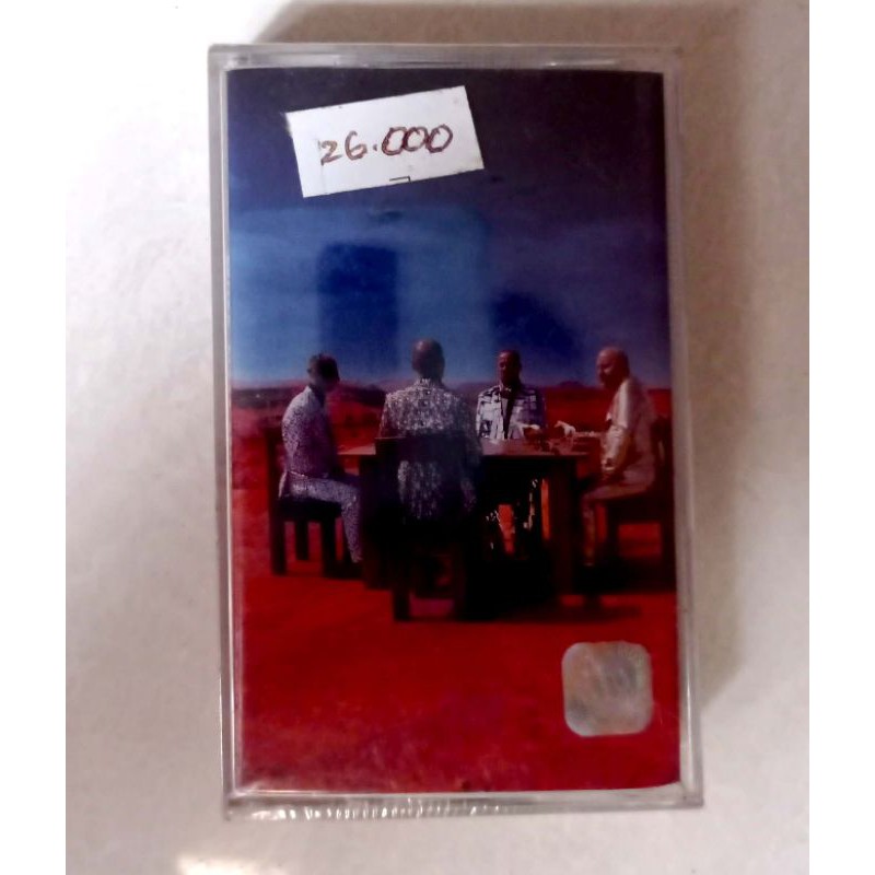 kaset pita original segel album "MUSE BLACK HOLES AND RELEVATIONS".  Kondisi new old stock
