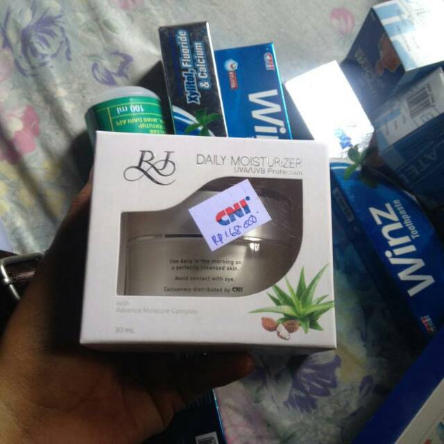 CNI Daily moisturizer at sunblock muka