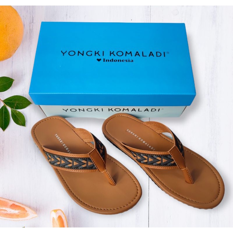 Sandal Pria Yongki Komaladi Casual Terbaru