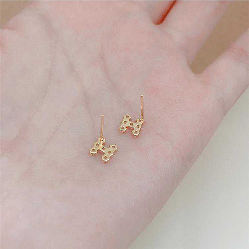 2 Pcs Perak Jarum Zirkon Anting-Anting Bunga Kupu-kupu Huruf Sendok Tulang Telinga Kuku Wanita Fashion Aksesoris - ol