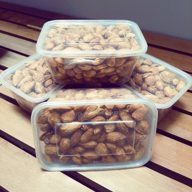 

Roasted almond whole / kacang almond panggang 500g