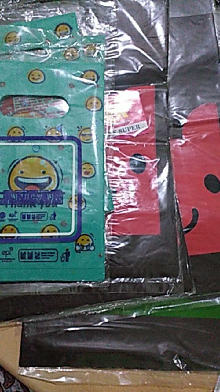 3 Pak [3 X 1 Pack] Kantong Plastik Smile Uk 15