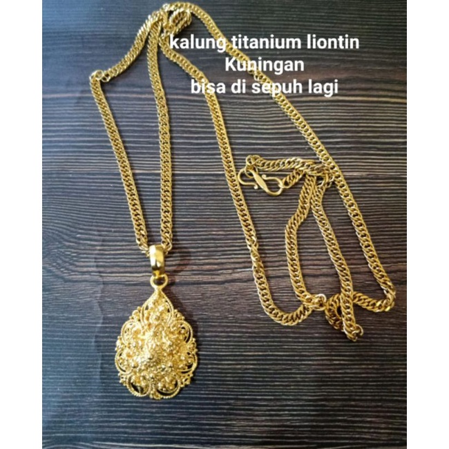 kalung titanium liontin kuningan