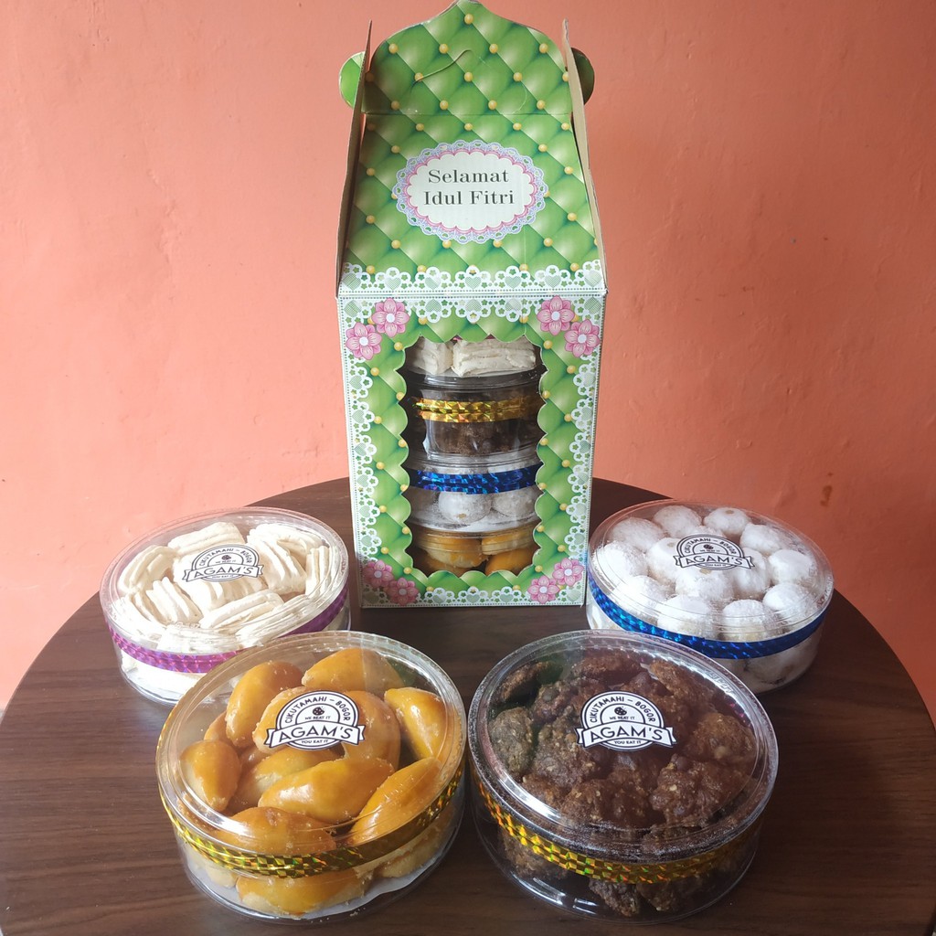 

PAKET KUE KERING LEBARAN PASTI ENAK (PUTRI SALJU, COOKIES COKLAT, SAGU KEJU, NASTAR)