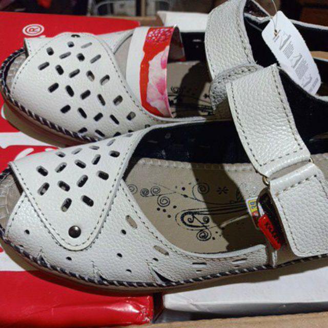 Sepatu Santai Wanita Kulit Asli Kickers Let Putih