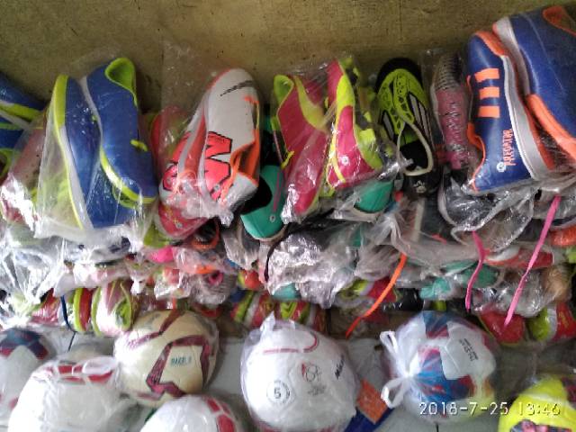 Sepatu futsal lokal real pict bonus kaos kaki