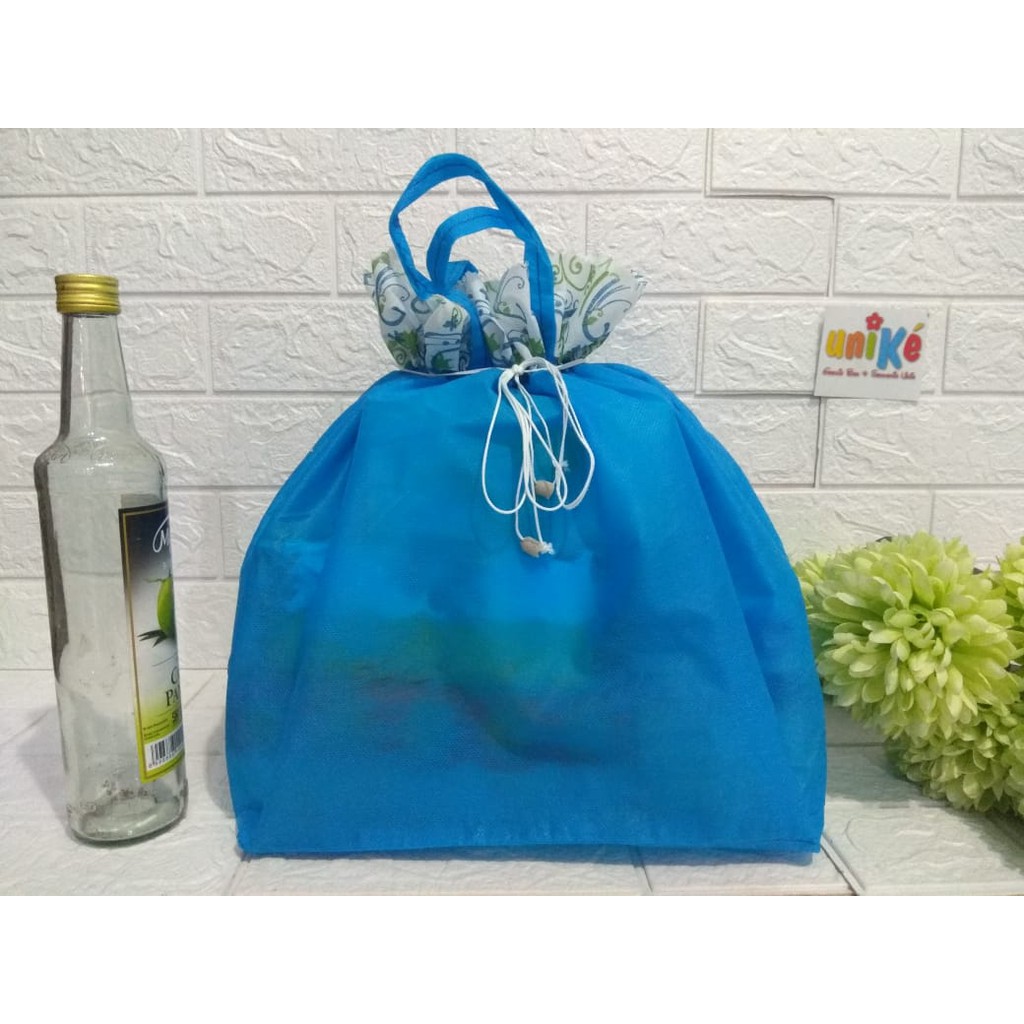 

TAS Spunbond SERUT 30x30 Tebal 45 gsm Polos Souvenir goodie bag wedding pernikahan harga murah grosir