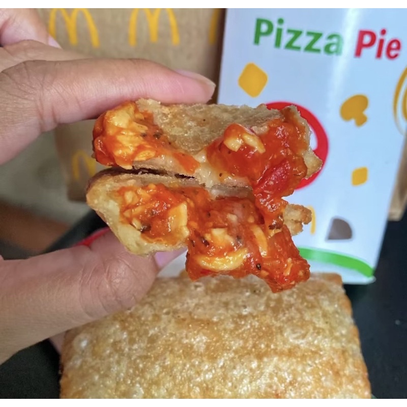 

pizza pie isi 10 / pai isi sosis saus tomat dan keju