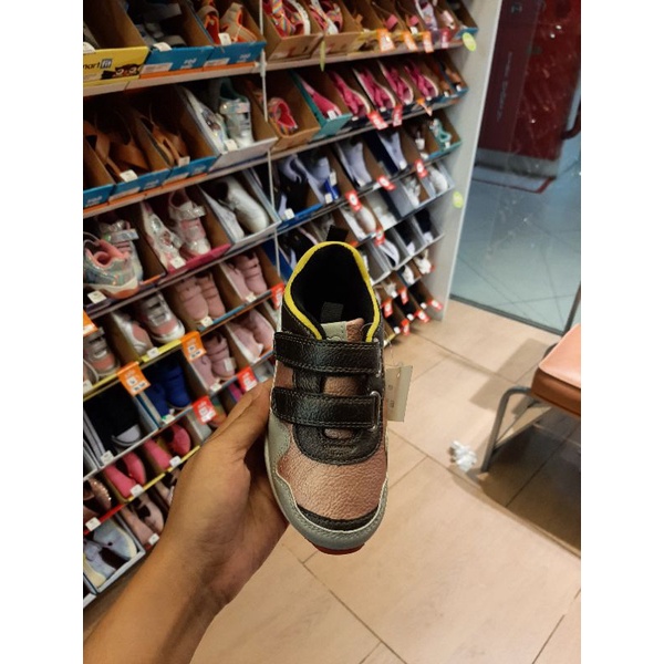 SALE SALE 70% sepatu sprox kids by payless original store JASA TITIP