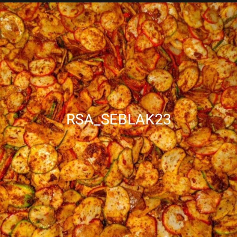 

kerupuk kemplang pedas keriuk gurih aroma daun jeruk isi 1kg
