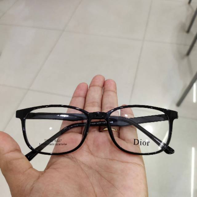 Kaca mata silinder,minus dan radiasi