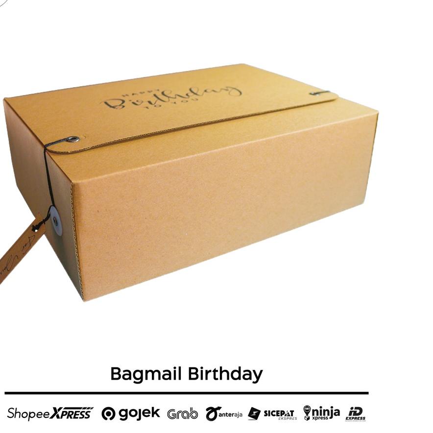 

♩ happy birthday simple box premium look size : 30x22x10 dan 32,5x28x11 include hangtag ♗
