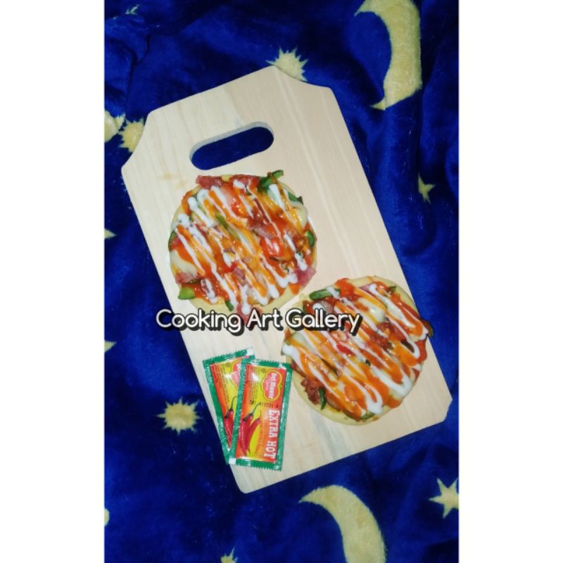 

Meat Lovers Pizza/Pizza/Homemade pizza (2 pcs small/1 whole)