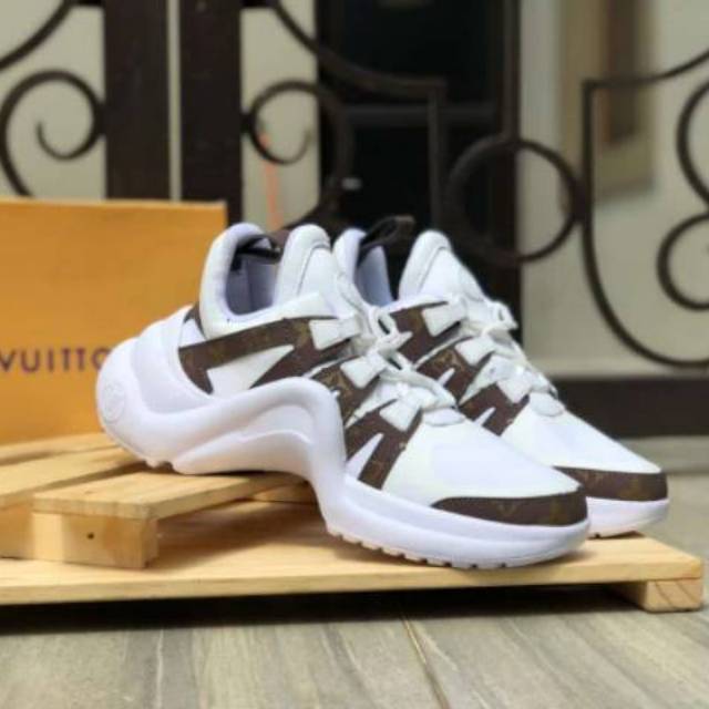 Sepatu Wanita Louis Vuitton Sneakers