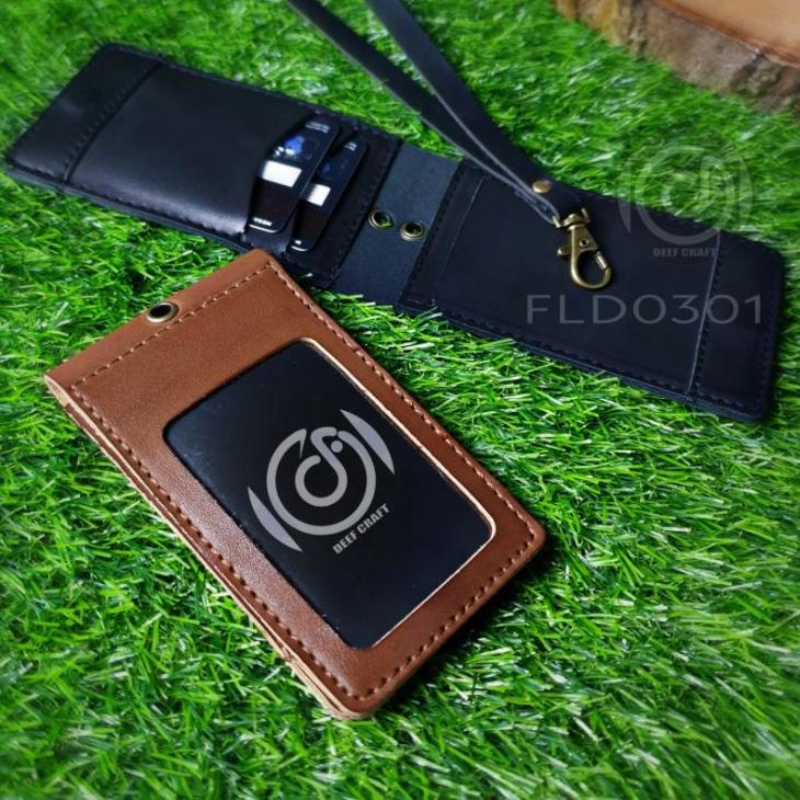 

Sekarang Populer FLD0301 ID Card Holder Lipat Magnetic Multi Fungsi / Name Tag Kulit 3 Slot Unik / CARD HOLDER