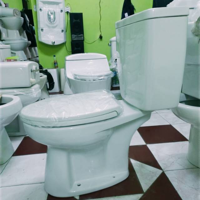 CLOSET DUDUK TOTO 420  CW 661 PAKET KOMPLIT JET SOWER KRAN CABANG