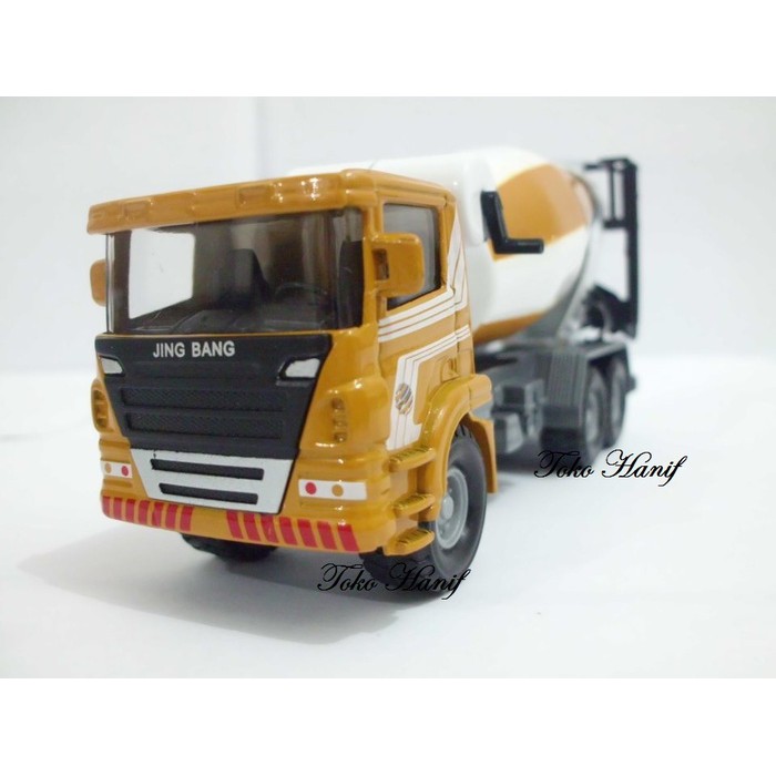 Diecast Miniatur Replika Truck Molen (kuning)