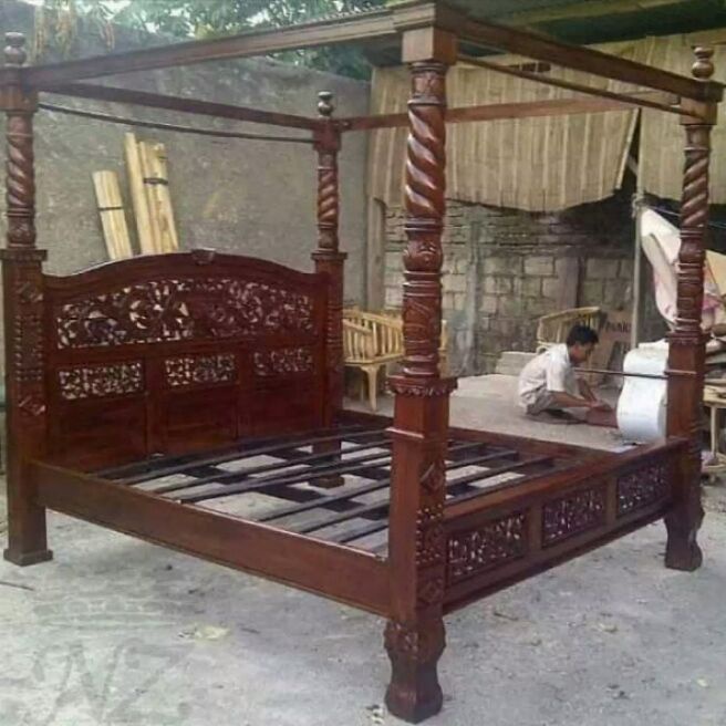 no.1 dipan tempat tidur rahwana canopy jati Jepara