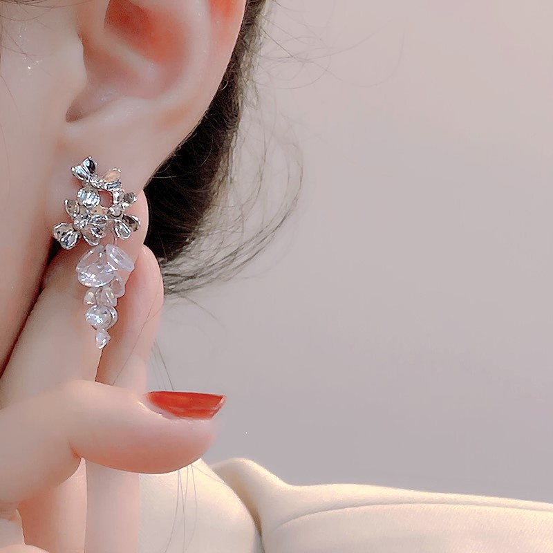 Coco Anting Tusuk Gantung Desain Bunga Hias Kristalberlian Gaya Korea Untuk Wanita