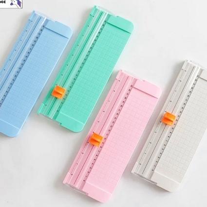 

Stok banyak /87w# ALAT PEMOTONG KERTAS portable Paper Trimmer trimer mungil simpel