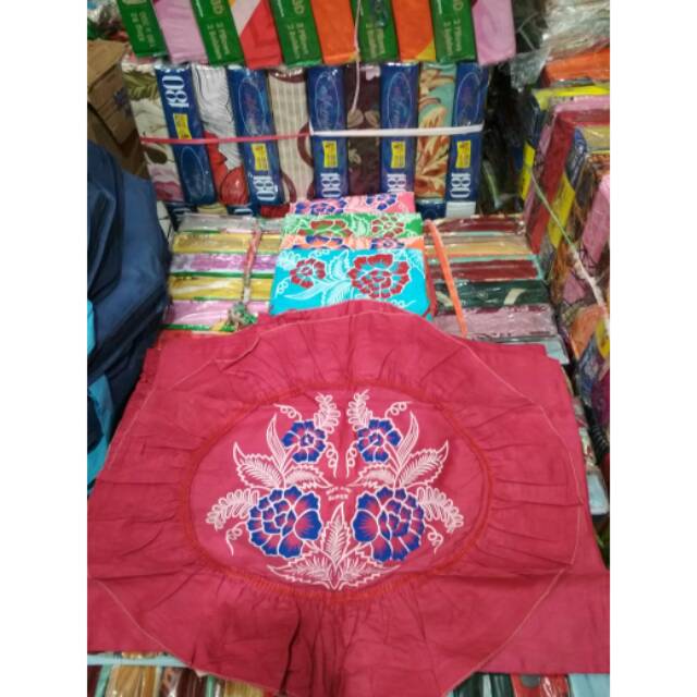 Sarung bantal batik rumbai nur aini