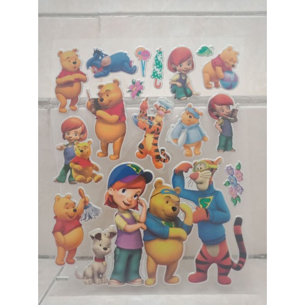 

Sticker timbul Winnie the Pooh (25,5 cm x 19,5 cm) untuk kotak pensil, hp, botol minum