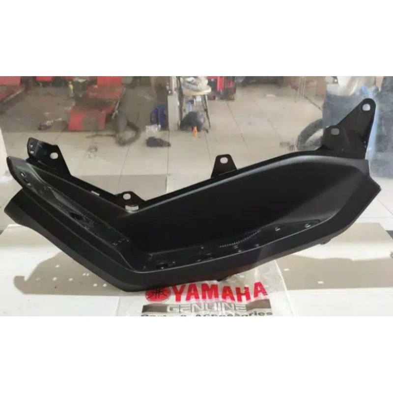 bordes pijakan kaki kiri  yamaha NMAX NEW 2021  Kiri original